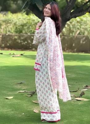 Whitenatural crepe farshi suit set 1