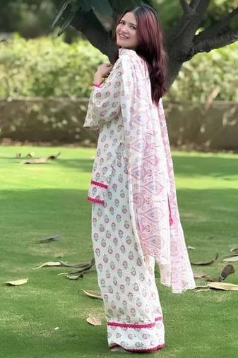 Whitenatural crepe farshi suit set