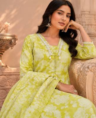 Lime green cotton blend floral print kurta set 2