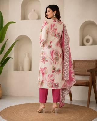 Pink cotton blend floral print kurta set 3