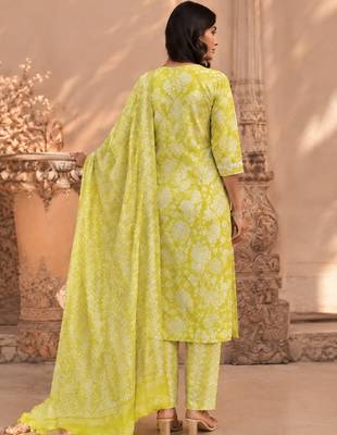 Lime green cotton blend floral print kurta set 4