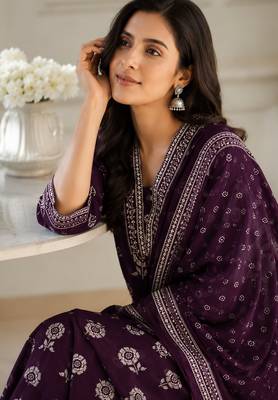 Purple cotton blend floral print kurta set 4