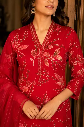 Red cotton blend floral print kurta set