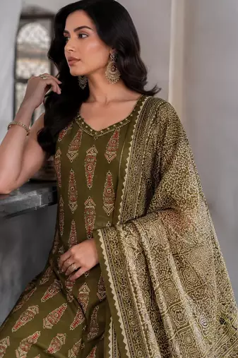 Mehendi cotton blend geometric print kurta set