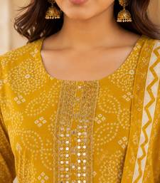 Mustard cotton blend geometric print kurta set