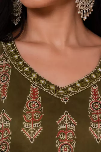 Mehendi cotton blend geometric print kurta set