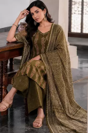 Mehendi cotton blend geometric print kurta set
