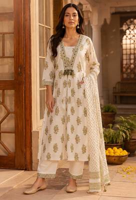 Beige cotton blend geometric print kurta set 4