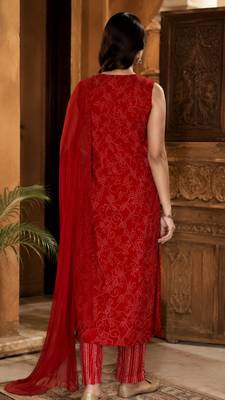Red cotton blend geometric print kurta set 2