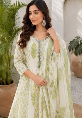 Off white cotton blend floral print kurta set 5