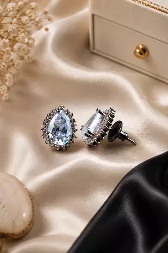 Crystal aurora halo studs