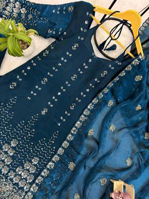 Morpich embroidered fandy satin kurta set 4