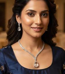 White rhodium-plated agate stone necklace set with earrings