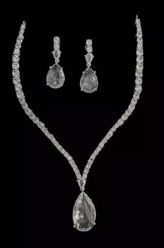 White rhodium-plated agate stone necklace set with earrings