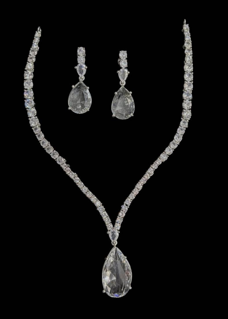 White rhodium-plated agate stone necklace set with earrings
