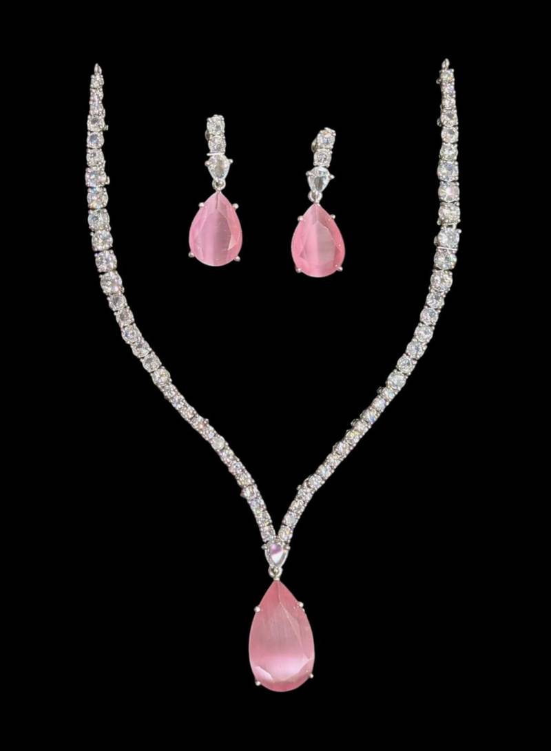 Pink rhodium-plated agate stone necklace set with earrings