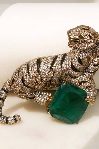 Gold plated green stone crouching tiger brooch