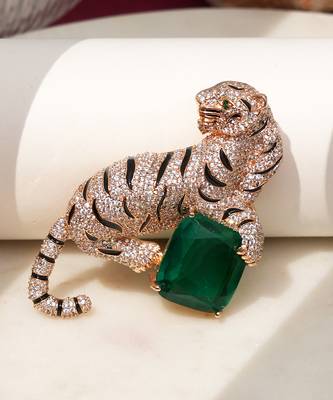 Gold plated emerald green stone crouching tiger brooch 2