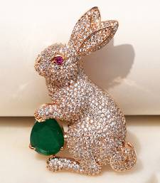 Gold plated emerald green stone rabbit motif brooch