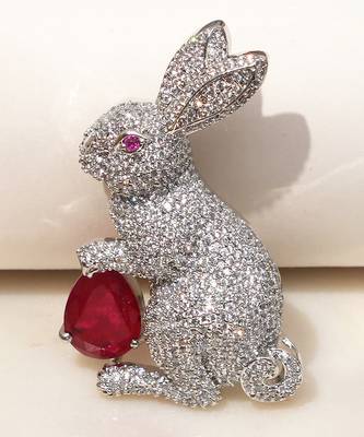 Silver plated red stone rabbit motif brooch 1