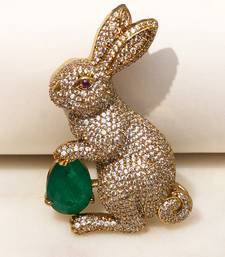 Gold plated emerald green stone rabbit motif brooch