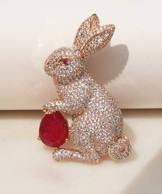 Gold plated ruby red stone rabbit motif brooch 2