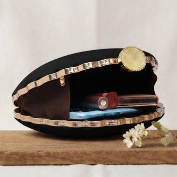 Black girl and flower printed clutch bag for women with detachable strap 3