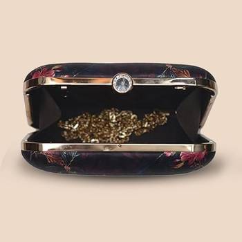 Womens deer and floral printed clutch bag with detachable metal chain 3