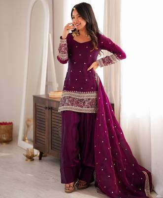 Wine heavy fendy silk embroidered kurta with farshi shalwar & glass roman silk dupatta set 3