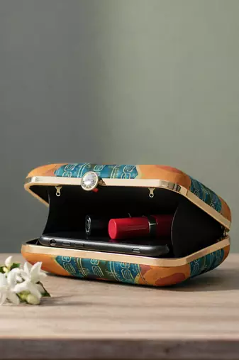 Graphic printed box clutch bag for women with detachable strap