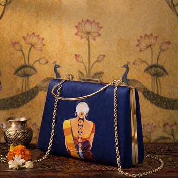 Women’s portrait printed clutch bag detachable chain strap 2