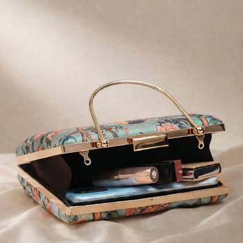 Traditional women portrait printed clutchbag for women with detachable strap 3