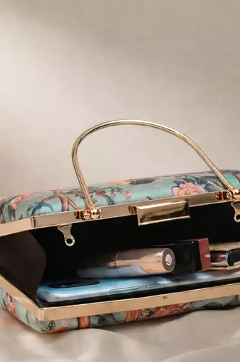 Traditional women portrait printed clutchbag for women with detachable strap