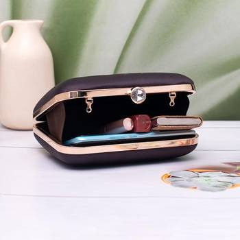 Majestic lion royale printed clutch for women with detachable strap 3