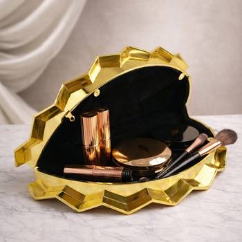 Elegant golden fan-shaped acrylic clutch bag for women with detachable strap 3