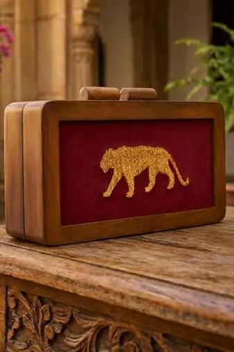 Elegance golden jaguar wooden clutch bag for women with detachable strap