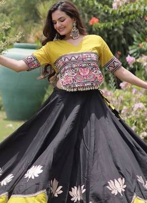 Black & Yellow Gamthi Embroidered Foil Print Rayon Flared Lehenga Choli Set 3