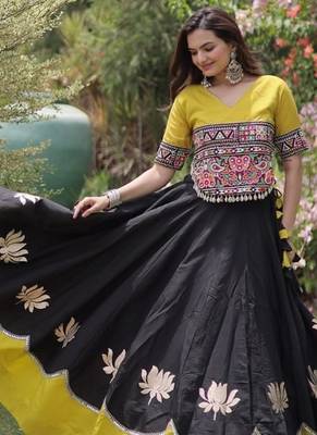 Black & Yellow Gamthi Embroidered Foil Print Rayon Flared Lehenga Choli Set 4