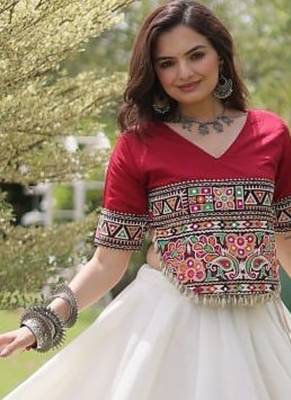 White & Maroon Gamthi Embroidered Foil Print Rayon Flared Lehenga Choli Set 3
