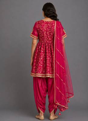 Magenta pink embroidered chanderi kurta set 4
