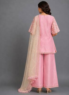 Baby pink embroidered silk kurta-set 4