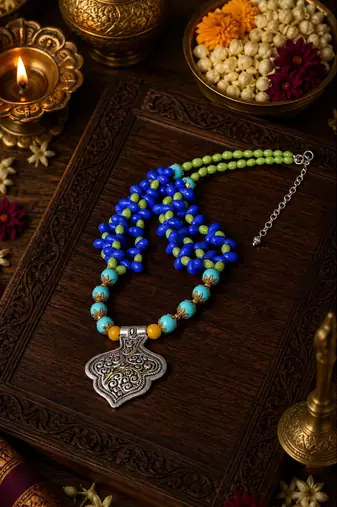 Two Tone Heritage Beaded Pendant Necklace
