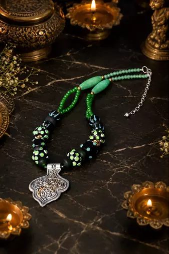 Handcrafted two tone pendant bead necklace