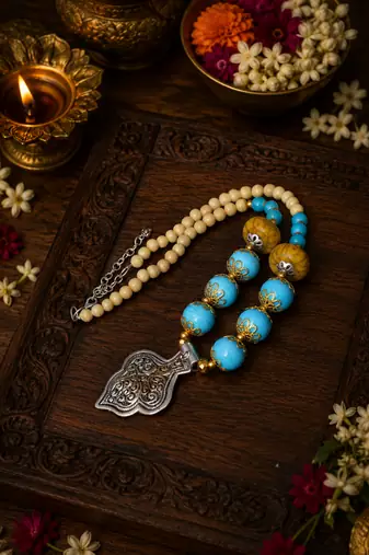 Heritage craft two tone pendant necklace