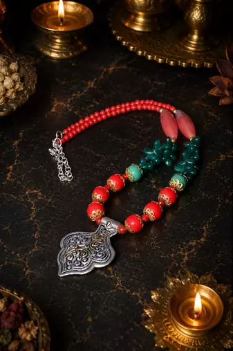 Royal heritage two tone beaded necklace