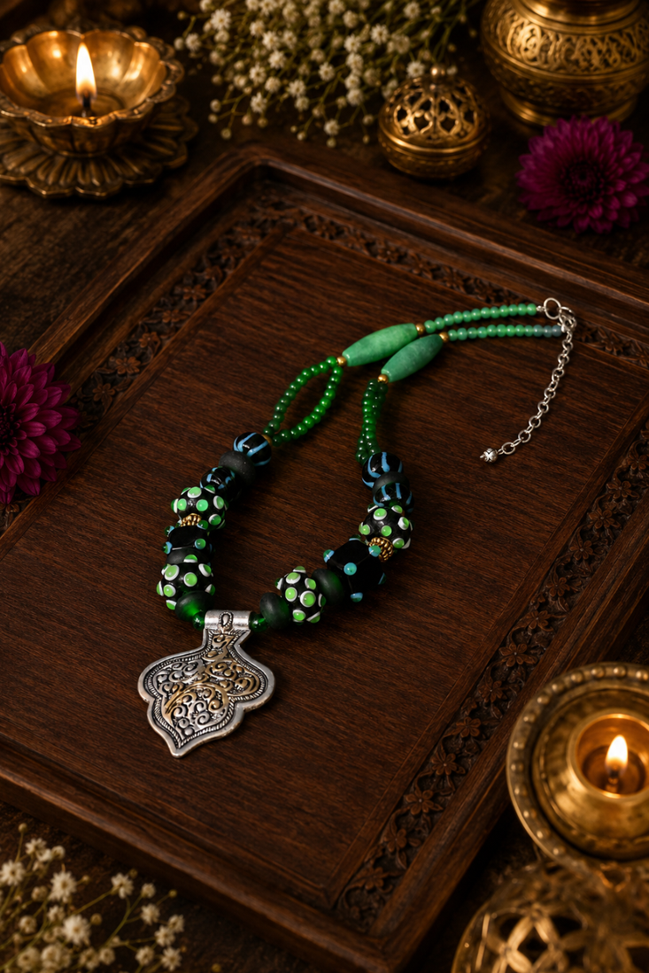 Handcrafted two tone pendant bead necklace