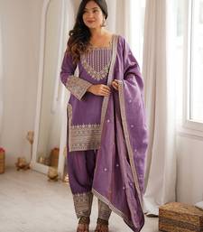 Lavender embroidered kurti set with farshi pant and dupatta