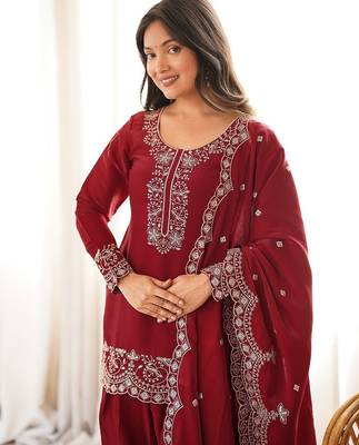 Red silk embroidered kurta set with farshi pant suit 2
