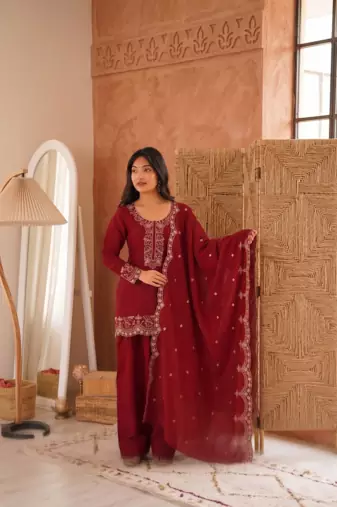 Red silk BLEND  embroidered kurta set with farshi pant suit