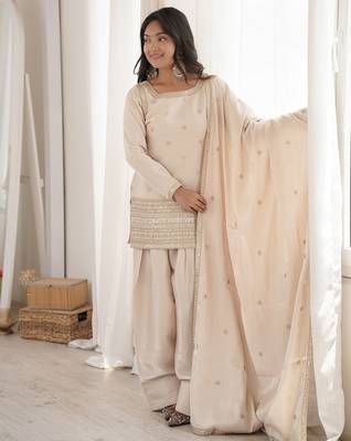 Designer cream ethnic kurti set with farshi pant & border dupatta 1